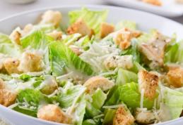 Salată Caesar