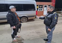 Bărbat din Republica Moldova prins cu un permis de conducere fals, cumpărat cu 300 de euro