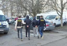 Doi tineri din Darabani reținuți pentru contrabandă