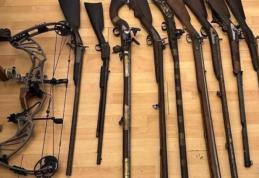 Arsenal de arme găsit de polițiști în urma unui control în trafic