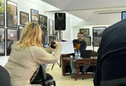 Elevii  dorohoieni invitați să ia parte la o conferință de Ziua Culturii Naționale - FOTO