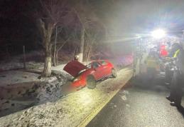 A avut nevoie de îngrijiri medicale după ce a ajuns cu mașina într-un șanț din Brăești