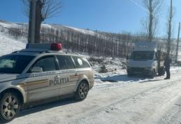 Amendă de 1000 de lei și material lemnos confiscat de polițiști