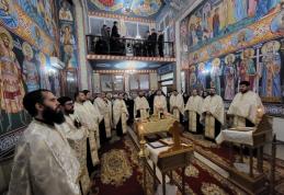 Sfinții Trei Ierarhi, ocrotitorii învățământului teologic, cinstiți la Seminarul din Dorohoi - FOTO