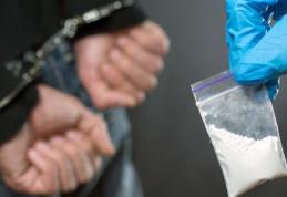 Tânăr prins cu droguri la ieșirea dintr-o casă de pariuri sportive