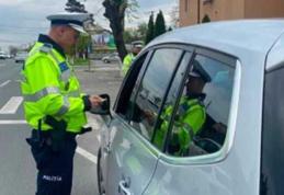 Șase luni fără mașină și 1.000 de lei amendă pentru transport de persoane contra cost