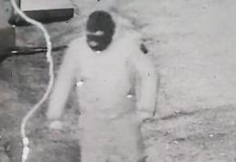 Tânărul din Dorohoi care a încercat să spargă un magazin și apoi a tâlhărit o femeie a fost arestat preventiv