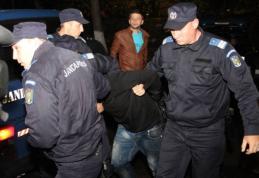 Șapte adolescenți luați la întrebări de jandarmi după ce au făcut scandal în fața Parchetului Botoșani