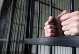 Un tânăr de 25 de ani din Botoșani a fost acuzat de polițiști de evadare, fiind plasat în arest preventiv