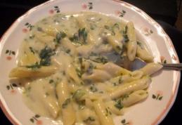 Penne quattro formaggi cu spanac