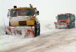 DJDP Botosani: Drumuri blocate, în noaptea de luni spre marţi, din cauza viscolului