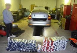 Ţigări de contrabandă descoperite într-o maşină condusă de un tânăr de 19 ani - FOTO