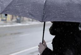 Meteorologii au emis o informare meteo de răcire semnificativă, averse, descărcări electrice și vânt