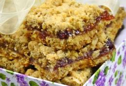 Prăjitură cu merișoare și nuci de post