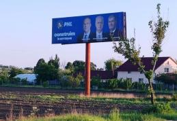 PSD Botoșani despre candidații cu afișaj ilegal: „E rușinos să le zâmbești alegătorilor de pe marile panouri ilegale”