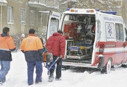 Botoşăneni care au nevoie de dializă, transportaţi preventiv la spital