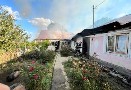 Incendiu izbucnit la o casă din Dimăcheni. Pompierii dorohoieni au intervenit pentru stingere - FOTO