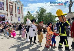 Zi de poveste în Dorohoi: parada personajelor de basm - FOTO