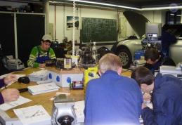 Burse de 200 de lei lunar pentru elevii care se înscriu la şcoala profesională