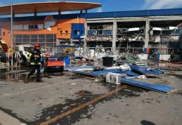 Explozie puternică urmată de incendiu la magazinul Dedeman din Botoșani Autoritățile au activat Planul Roșu de intervenție - FOTO
