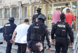 Trei bărbați din Vrancea reținuți la Botoșani după ce au făcut scandal și au bătut un bărbat