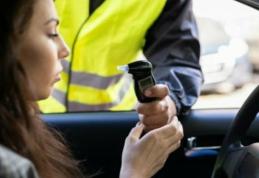 Tânără de 26 de ani depistată sub influența băuturilor alcoolice la volan
