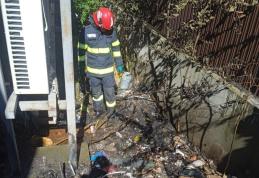 Complex comercial din Botoșani salvat de pompieri din cauza unui incendiu pornit de la gunoiul menajer - FOTO