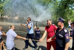 Incluziune și Emancipare prin Sport - Activitate a pompierilor botoșăneni cu tineri și copii cu sindrom Down - FOTO
