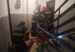 Dorohoi: O femeie și un copil au rămas captivi în propriul apartament. Pompierii au intervenit pentru deblocarea ușii - FOTO
