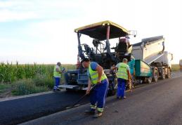 Asfalt pe drumul județean Dobârceni – Murguța – Ștefănești - FOTO
