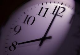 Noul premier a schimbat programul bugetarilor şi vinerea opt ore