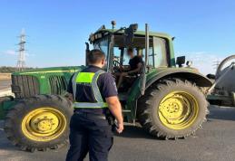 Remorcă fără acte scoasă de pe un drum public de către polițiștii de frontieră