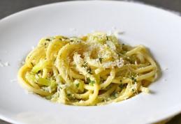 Paste cu dovlecei, smântână și parmezan