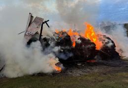 Incendiu violent la un depozit cuprins de flăcări după ce a fost lovit de trăsnet - FOTO