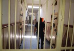 Bărbat din Dorohoi ridicat direct de la poarta penitenciarului pentru a fi escortat în Ungaria
