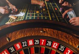 Poker Online: Tehnici și tactici pentru a avea succes în mediul online