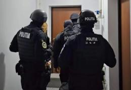 Peste 300 de percheziții domiciliare la persoane cercetate pentru nerespectarea regimului armelor și al munițiilor