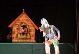 Cei trei purceluși din nou pe scena Teatrului Vasilache