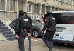 Percheziții la persoane cercetate pentru înșelăciune, de aproximativ 400.000 de euro