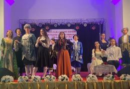 Trupa de Teatru „Amicii” a Clubului Copiilor Dorohoi aduce acasă Trofeul Festivalului „Chindia Domnească” din Moreni - FOTO