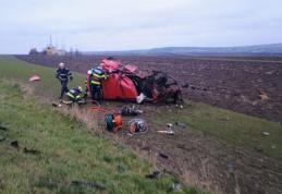 Cei doi copii care au scăpat cu viață din teribilul accident din Suceava sunt răniți, dar în stare stabilă, conștienți și cooperanți