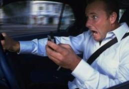 Vezi ce păţeşti dacă depăşeşti viteza legală