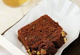 Chec pufos cu fistic și ciocolată