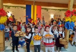 „Mândru că sunt român” activitate desfășurată la Școala Gimnazială Cornerstone Dorohoi - FOTO