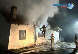 Incendiu la o clădire aflată pe Aleea Pinului din Dorohoi – FOTO