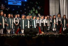 „Carnavalul Zăpezii” 2024 – acorduri de muzică ușoară și folk, dans și poezie în prima seară de spectacol – FOTO