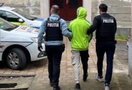 Botoșănean condamnat la 10 ani de închisoare pentru agresiune, ridicat de acasă de polițiști
