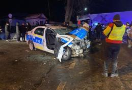 Accident cu trei victime după impactul dintre o autospecială de poliție și un tir