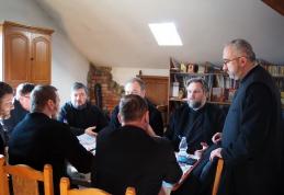 Atelier catehetic în Protopopiatul Dorohoi pentru preoții care vor participa la Concursul Național Catehetic 2025 - FOTO