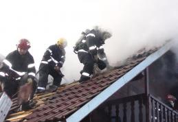 Casă din Concești în pericol din cauza unui incendiu izbucnit în jurul coșului de fum